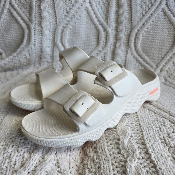 NEW Sketchers Foamies‎ Massage Fit Women's Sandals Slides Comfort Casual Size 10 - Picture 1 of 5